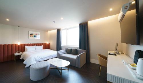 Suite with City View