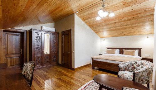 Deluxe King Room