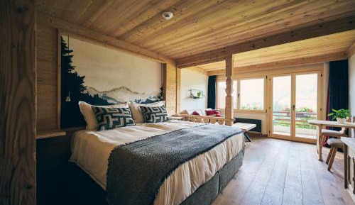  Deluxe Single Room with Balcony and Mountain View