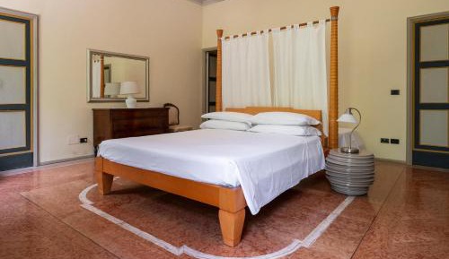 Superior One-Bedroom Apartment (4 Adults)
