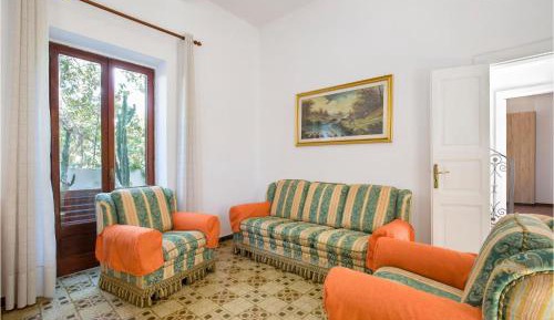 Seven-Bedroom Holiday Home