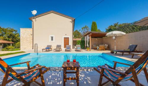 Three-Bedroom Holiday Home 
