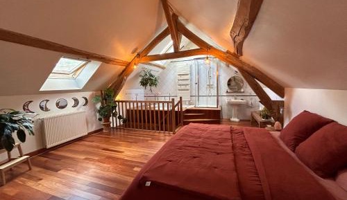Deluxe King Room