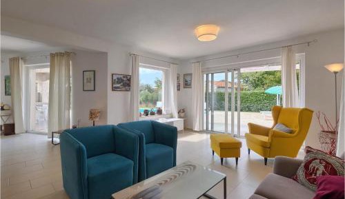 Four-Bedroom Holiday Home