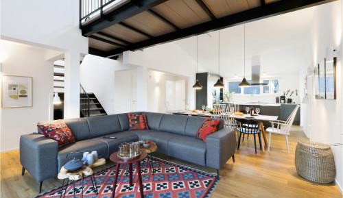 Five-Bedroom Holiday Home