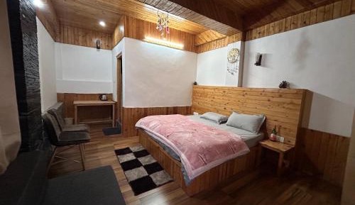 Double Room with Mountain View