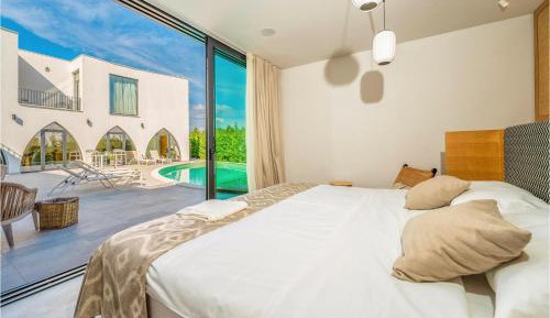 Three-Bedroom Holiday Home 