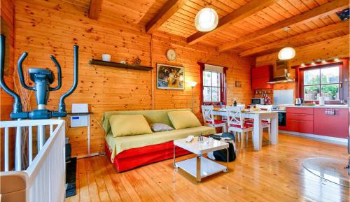 One-Bedroom Holiday Home