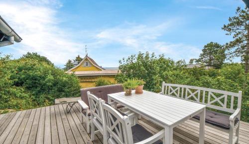 Three-Bedroom Holiday Home 