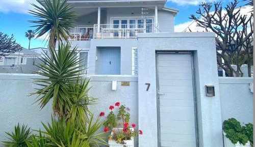 Four-Bedroom Holiday Home