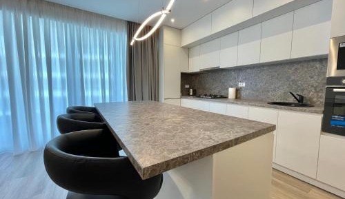 Apartment with Lake View