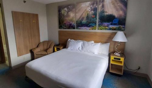 1 King Bed, Seconds Floor, Non-Smoking