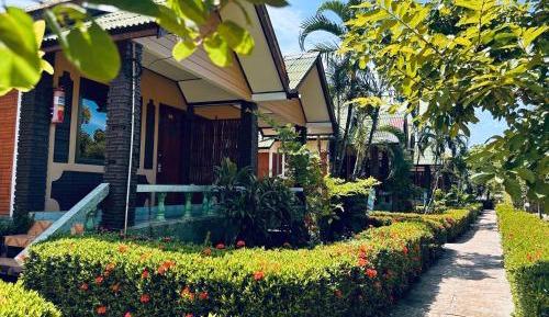 Bungalow with Garden View