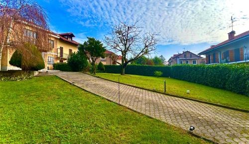 Apartment with Garden View