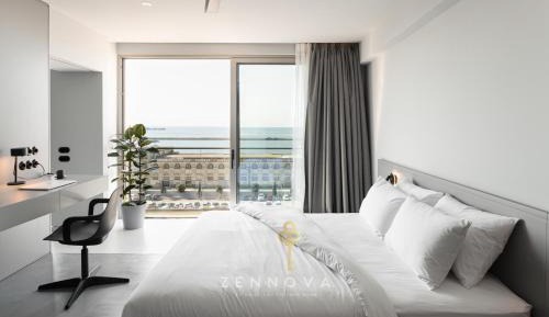 Deluxe One-Bedroom Apartment with Harbor View