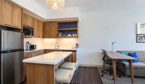 1 Bedroom Suite, 1 King, Sofa bed