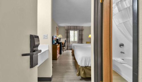 Queen Room with Two Queen Beds - Non-Smoking