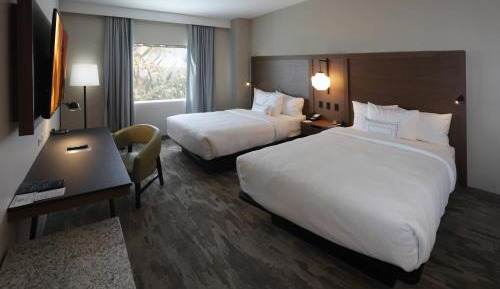 Guest room, 2 Queen, City view