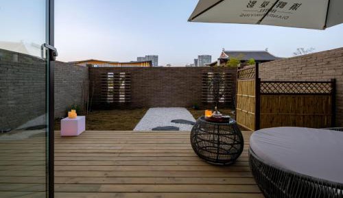 Deluxe Double Room with Bath