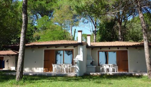 Bungalow (6 Adults)