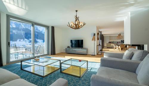 Four-Bedroom Apartment with Sauna