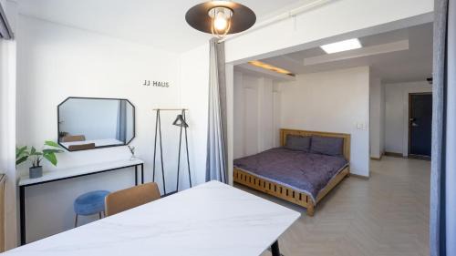 Studio 3