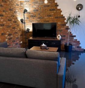 Deluxe One-Bedroom Apartment
