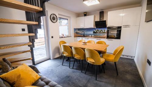 Four bedroom holiday home 