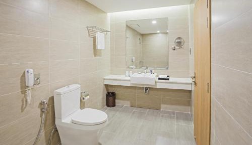 Premium Deluxe King Room with City View