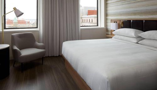 Guest King Room with City View
