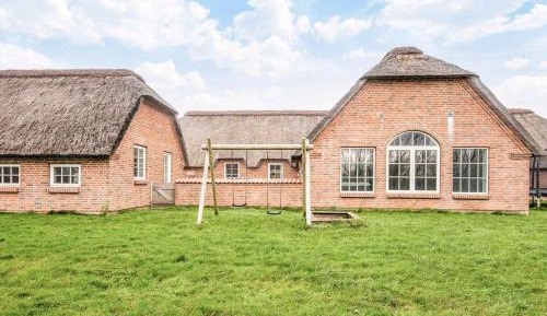 Seven-Bedroom Holiday Home