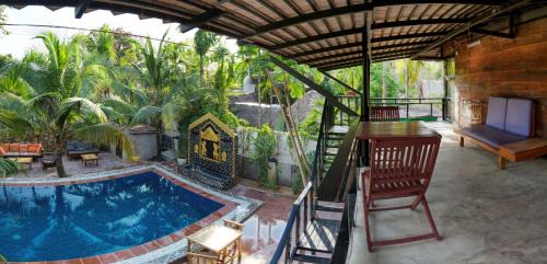 King Room with Pool View