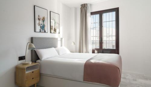 One-Bedroom Comfort Apartment with balcony
