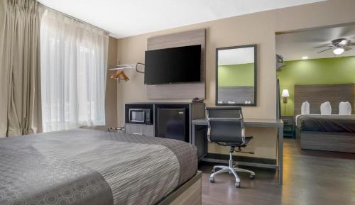 Queen Suite with Two Queen Beds - Non-Smoking