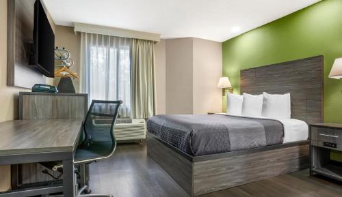 Queen Room - Accessible/Non-Smoking