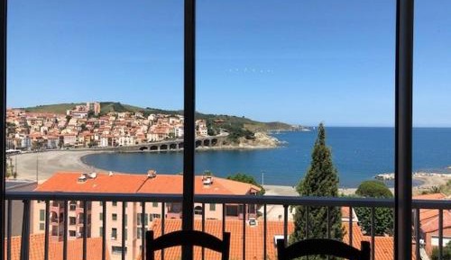 Two-Bedroom Apartment with Sea View