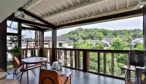 King Room with Mountain View