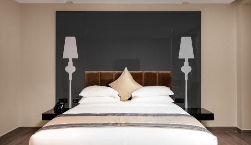 Deluxe Double Room (1 adult + 1 child)