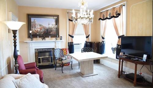 Suite 300 - Penthouse Suite - Third Floor