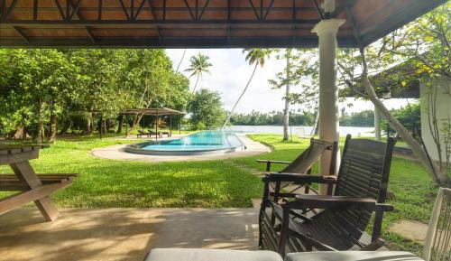 Deluxe Double or Twin Room with Pool View