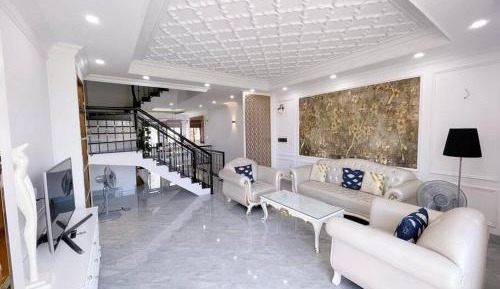 Four-Bedroom Holiday Home