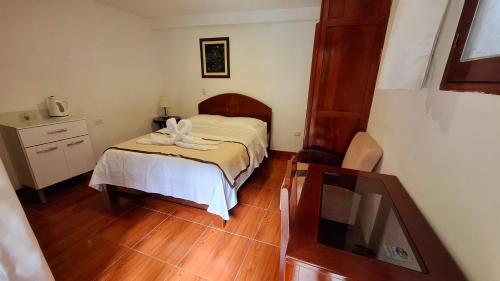 Standard Queen Room