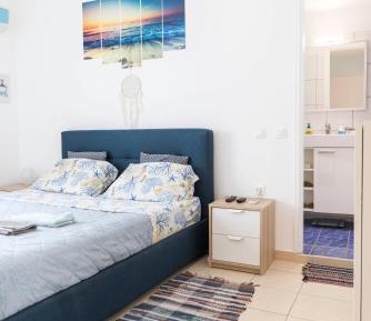 One-Bedroom Apartment - Sea Side