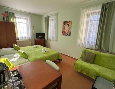 Two-Bedroom Deluxe Apartment with Balcony