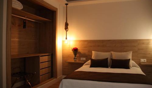 Queen Suite with Spa Bath