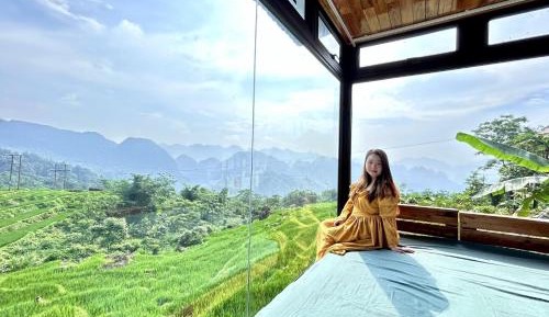 Family Room with Mountain View