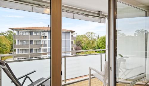 One-Bedroom Apartment with Balcony
