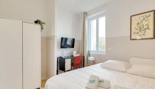 Queen Room with Garden View