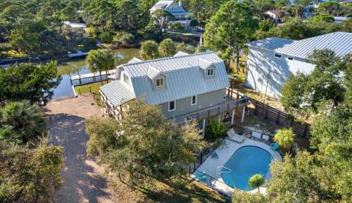 Three-Bedroom Holiday Home 