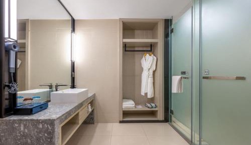 Studio with Spa Bath